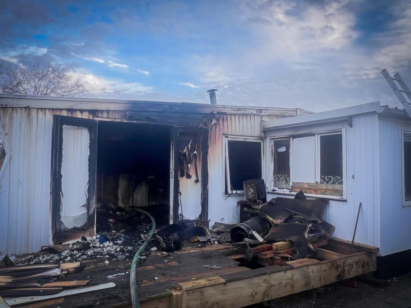 Uitslaande brand in bungalow